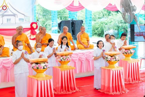 ภาพ No.146559:พิธีทอดผ้าป่าสร้างหลังคาอาคาร 80 ปี หลวงพ่อธัมมชโย ณ ศูนย์ปฎิบัติธรรมวิหารแดง จังหวัดสระบุรี วันอาทิตย์ที่ 28 กรกฎาคม พ.ศ. 2567