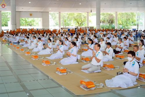 ภาพ No.229675:วันที่ 25 มิถุนายน พ.ศ. 2568 (แรม 15 ค่ำ เดือน 7) พิธีบุพเปตพลี ครั้งที่ 166 ร่วมอุทิศบุญแด่หมู่ญาติที่ล่วงลับไปแล้ว และสืบทอดอายุพระพุทธศาสนา ณ หอฉันคุณยายอาจารย์ฯ วัดพระธรรมกาย