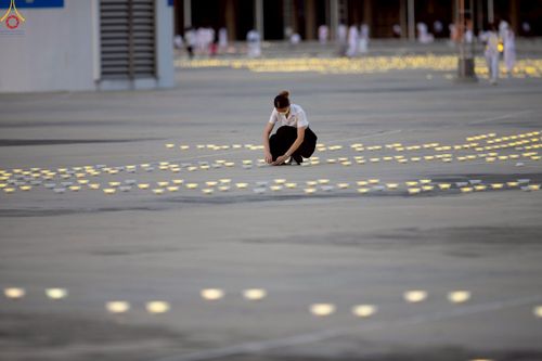 ภาพ No.240976:วันพุธที่ 27 สิงหาคม พ.ศ. 2568 พิธีจุดประทีป ในวันธรรมชัย ณ วัดพระธรรมกาย