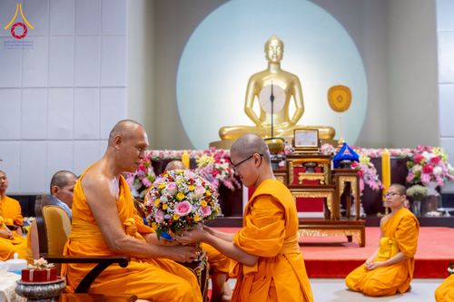 ภาพ No.231241:วันพฤหัสบดีที่ 3 กรกฏาคม พ.ศ. 2568 พิธีมุทิตาสักการะพระภิกษุนาคหลวง พระมหาพนาวัฒน์ ธมฺมนฺตคามี (จันทร์เผือก) เปรียญธรรม ๙ ประโยค ณ วัดพระธรรมกาย ปทุมธานี