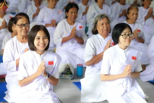 ภาพ No.155000:โครงการอุบาสกแก้ว อุบาสิกาแก้ว รุ่นที่ 2 ตัวแทนทอดกฐินสามัคคีทั่วไทย 30,000 วัด บูชาธรรม 80 ปี หลวงพ่อธัมมชโย จังหวัดบุรีรัมย์ ระหว่างวันที่ 13-15 กันยายน พ.ศ. 2567