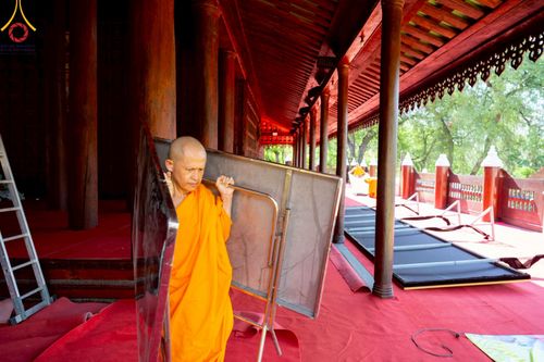 ภาพ No.220035:วันจันทร์ที่ 14 เมษายน พ.ศ. 2568 พระครูสิทธิรัตนวิเทศ ผู้ช่วยเจ้าอาวาสวัดพระธรรมกาย พร้อมด้วยผู้แทนมูลนิธิธรรมกาย และศิษยานุศิษย์หลวงพ่อธัมมชโย ออกเดินทางไปยังพื้นที่เมืองมัณฑะเลย์ สาธารณรัฐแห่งสหภาพเมียนมา โดยได้รับความเมตตาประสานงานเจ้าหน้าที่ภาครัฐจาก