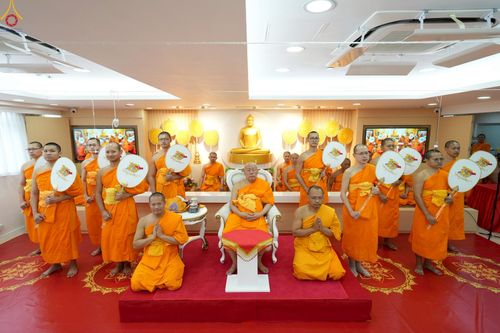 ภาพ No.233679:วันอาทิตย์ที่ 6 กรกฎาคม พ.ศ.2568 พิธีสมโภช 15 ปี วัดพระธรรมกายเกาลูน และพิธีมุทิตาสักการะเปรียญธรรม 9 ประโยค ณ วัดพระธรรมกายเกาลูน เขตปกครองพิเศษฮ่องกง สาธารณรัฐประชาชนจีน