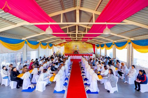 ภาพ No.231645:โครงการบรรพชาอุปสมบทหมู่ครั้งที่ 2 ณ วัดพระธรรมกายโจฮันเนสเบิร์ก ประเทศแอฟริกาใต้ วันอาทิตย์ 29 มิถุนายน พ.ศ. 2568