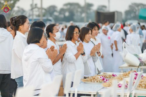 ภาพ No.119921:พิธีถวายภัตตาหารเป็นสังฆทาน แด่คณะพระธรรมยาตรา ปีที่ 12 วันที่ 28 มกราคม พ.ศ. 2567 ณ อนุสรณ์สถานบางปลา จ.นครปฐม