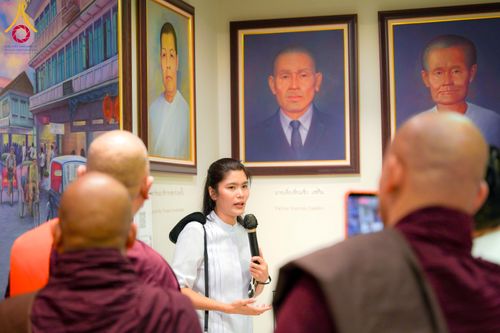 ภาพ No.327678:วันที่ 1-6 พฤษภาคม พ.ศ.2569 ต้อนรับชาวต่างชาติ พระภิกษุ คณะชาวเมียนมาร์  อุบาสิกาชาวอินเดีย เยี่ยมชมวัดพระธรรมกายและสักการะพระมหาธรรมกายเจดีย์
