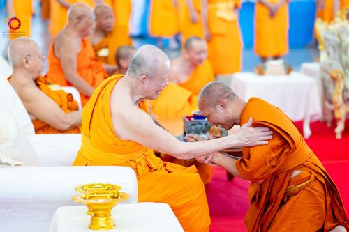 ภาพ No.185249:พิธีถวายมหาสังฆทาน 1,000 วัด ในวาระอายุวัฒนมงคล 84 ปี หลวงพ่อทัตตชีโว วันอาทิตย์ที่ 22 ธันวาคม พ.ศ. 2567 ณ สภาธรรมกายสากล วัดพระธรรมกาย