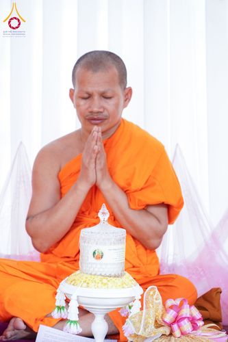 ภาพ No.145502:ศูนย์ปฎิบัติธรรมนครวัด ร่วมกับสำนักงานเจ้าคณะจังหวัดไพลิน ถวายเทียนพรรษา มหาสังฆทานครั้งยิ่งใหญ่ เชื่อมสัมพันธ์ ไทย-กัมพูชา 80 วัด บูชาธรรมธรรมหลวงพ่อธัมมชโย ณ วัดโพธิมาราม จ.ไพลิน ประเทศกัมพูชา วันพุธที่ 17 กรกฎาคม พ.ศ. 2567