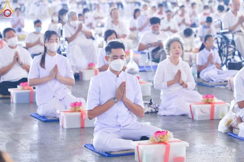 ภาพ No.102391:พิธีถวายอุปกรณ์ทำความสะอาด ณ บ้านแก้วเรือนทองคุณยายอาจารย์ฯ วัดพระธรรมกาย วันเสาร์ที่ 16 ธันวาคม พ.ศ. 2566