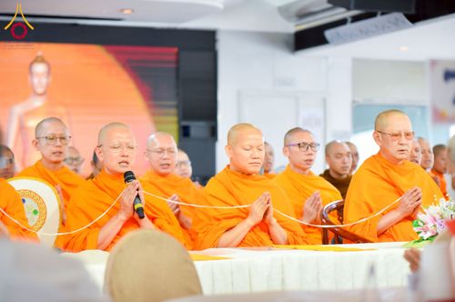 ภาพ No.224841:วันเสาร์ ที่ 10 พฤษภาคม พ.ศ. 2568 วัดพระธรรมกายฮ่องกง จัดพิธีปล่อยปลา บนเรือใหญ่บนอ่าวฮ่องกง และจัดพิธีถวายมหาสังฆทานกลางทะเล ประจำปี 2568 เนื่องในสัปดาห์วิสาขบูชาโลก