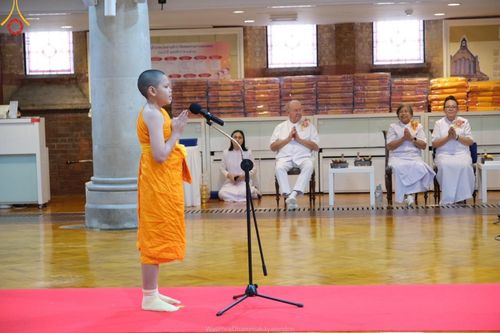 ภาพ No.161388:วัดพระธรรมกายลอนดอน สหราชอาณาจักร จัดงานบุญ น้อมถวายเป็นพุทธบูชา และบูชาธรรมเนื่องในวาระ 140 ปี วันคล้ายวันเกิดด้วยรูปกายเนื้อของ พระมงคลเทพมุนี (สด จนฺทสโร) พระผู้ปราบมาร ในวันที่ 10 ตุลาคม พ.ศ. 2567