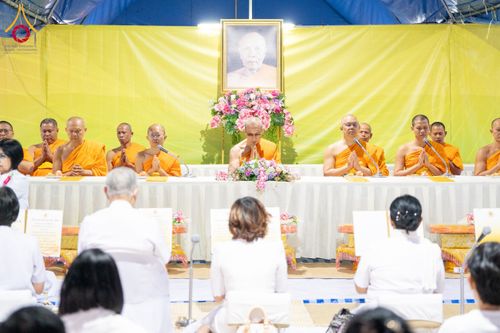 ภาพ No.191022:พิธีถวายภัตตาหารเป็นสังฆทาน แด่พระธรรมยาตรา ณ อนุสรณ์สถานคลองบางนางแท่น อ.สามพราน จ.นครปฐม ในโครงการธรรมยาตรา กตัญญูบูชา มหาปูชนียาจารย์ พระมงคลเทพมุนี(สด จนฺทสโร) พระผู้ปราบมาร อนุสรณ์สถาน 7 แห่ง ปีที่ 13 วันที่ 8 มกราคม พ.ศ. 2568