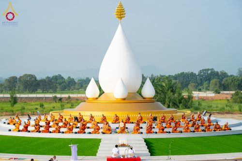 ภาพ No.230152:วันเสาร์ที่ 28 มิถุนายน พ.ศ. 2568 พิธีถวายสังฆทาน 323 วัด 4 จังหวัดชายแดนใต้ ปีที่ 21 ครั้งที่ 178 พิธีมอบกองทุนหนุนแรงใจช่วยครูใต้ ปีที่ 18 ครั้งที่ 142 ณ ศูนย์อบรมเยาวชนจังหวัดปัตตานี