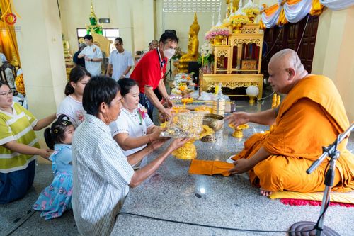 ภาพ No.165342:พิธีทอดกฐิน ณ วัดตระพัง ต.เชียงรากใหญ่  อ.สามโคก จ.ปทุมธานี ในโครงการกฐินสามัคคีทั่วไทย 30,000 วัด บูชาธรรม 80 ปี หลวงพ่อธัมมชโย โดยคณะศิษยานุศิษย์วัดพระธรรมกาย วันที่ 20 ตุลาคม พ.ศ. 2567