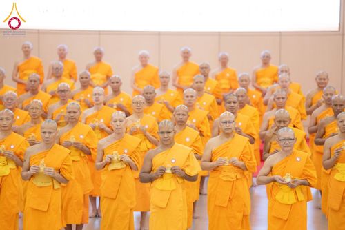 ภาพ No.161665:พิธีรับดวงแก้วนักเรียนบาลี ผู้สมัครสอบในนามวัดพระธรรมกาย วันพุธที่ 2 ตุลาคม พ.ศ. 2567 ณ เทวสภา อาคารร้อยปีคุณยายอาจารย์ฯ วัดพระธรรมกาย จ.ปทุมธานี