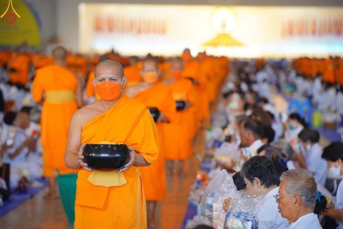 ภาพ No.126513:พิธีตักบาตร ในวันอาทิตย์ต้นเดือนที่ 3 มีนาคม พ.ศ. 2567 ณ บ้านแก้วเรือนทองคุณยายฯ วัดพระธรรมกาย