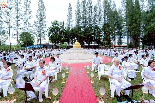 ภาพ No.238343:วันเสาร์ที่ 9 สิงหาคม พ.ศ. 2568 พิธีกลั่นแผ่นดิน โปรยทราย และจุดประทีปถวายเป็นพุทธบูชา จ.ระยอง สถาปนาองค์พระเจดีย์เพื่อสร้างสันติภาพโลก ณ ศูนย์ปฏิบัติธรรมระยอง(บ้านช่องลม) ต.บางบุตร อ.บ้านค่าย จ.ระยอง