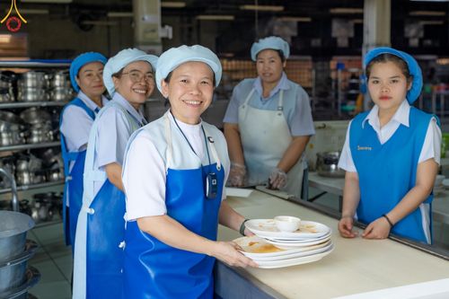 ภาพ No.208362:พิธีสวดพระพุทธมนต์ และถวายภัตตาหารเมนูสวรรค์แด่พระภิกษุ สามเณร วันที่ 15 กุมภาพันธ์ พ.ศ. 2568 ณ หอฉันคุณยายอาจารย์ฯ วัดพระธรรมกาย