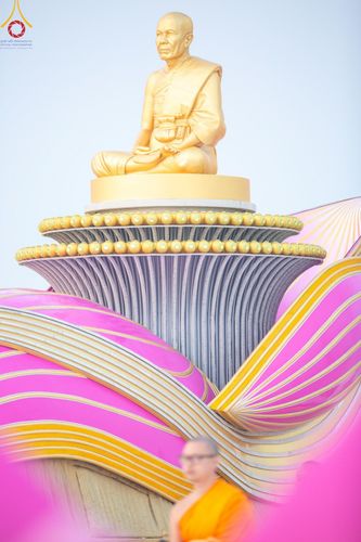 ภาพ No.198603:พระธรรมยาตราปฏิบัติธรรม และถ่ายภาพหมู่ประวัติศาสตร์ ณ อนุสรณ์สถานบางปลา วัดบางปลา อำเภอบางเลน จังหวัดนครปฐม ในโครงการธรรมยาตรา กตัญญูบูชา มหาปูชนียาจารย์ พระมงคลเทพมุนี(สด จนฺทสโร) พระผู้ปราบมาร อนุสรณ์สถาน 7 แห่ง ปีที่ 13 วันที่ 20 มกราคม พ.ศ. 2568