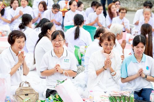 ภาพ No.241883:วันอาทิตย์ที่ 31 สิงหาคม พ.ศ. 2568 พิธีทำบุญแด่คณะสงฆ์ 122 รูป ฉลอง 121 ปี อำเภอคลองหลวง จ.ปทุมธานี เพื่อนำส่งช่วยเหลือคณะสงฆ์ 323 วัด 4 จังหวัดชายแดนภาคใต้ และช่วยเหลือประชาชนจากเหตุปะทะ แนวชายแดนไทย-กัมพูชา ณ บริเวณหน้าที่ว่าการอำเภอคลองหลวง 