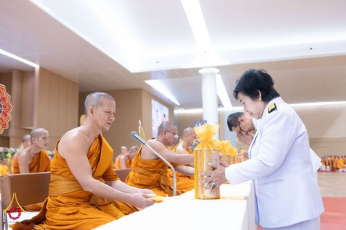 ภาพ No.146022:พิธีเจริญพระพุทธมนต์ ปฏิบัติธรรมเจริญสมาธิภาวนา เพื่อถวายเป็นพระราชกุศล แด่พระบาทสมเด็จพระเจ้าอยู่หัว เนื่องในโอกาสพระราชพิธีมหามงคล เฉลิมพระชนมพรรษา 6 รอบ 28 กรกฎาคม 2567 วันอาทิตย์ที่ 28 กรกฎาคม พ.ศ. 2567  ณ ห้องแก้วสารพัดนึก 2 สภาธรรมกายสากล