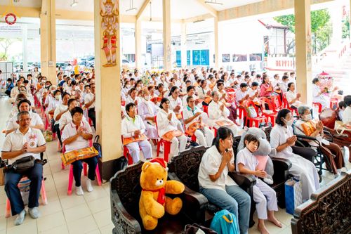 ภาพ No.192272:พิธีทอดผ้าป่าทำนุบำรุงศาสนสถาน ณ วัดเทพพล แขวงบางพรม เขตตลิ่งชัน กรุงเทพมหานคร ในโครงการธรรมยาตรา กตัญญูบูชา มหาปูชนียาจารย์ พระมงคลเทพมุนี(สด จนฺทสโร) พระผู้ปราบมาร อนุสรณ์สถาน 7 แห่ง ปีที่ 13 วันที่ 9 มกราคม พ.ศ. 2568