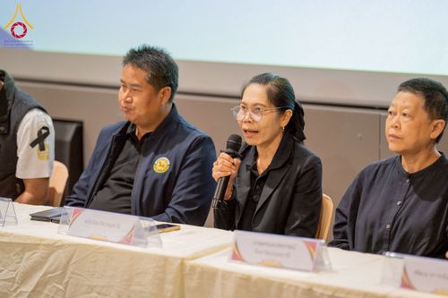 ภาพ No.271962:วันที่ 22 พฤศจิกายน พ.ศ. 2568 ผู้ว่าฯ ปทุมธานี ลงพื้นที่เยี่ยม “อำเภอคลองหลวง” พร้อมชมการเตรียมความพร้อมเทศกาลสวนดอกไม้ปทุมธานี “ทุ่งสวรรค์ ตะวันฉาย” ณ วัดพระธรรมกาย