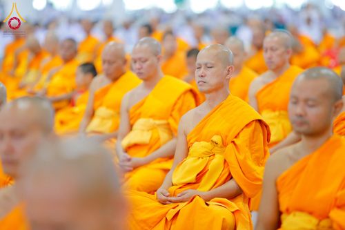 ภาพ No.264299:วันอาทิตย์ที่ 2 พฤศจิกายน พ.ศ. 2568 พิธีบูชาข้าวพระ ณ สภาธรรมกายสากล วัดพระธรรมกาย