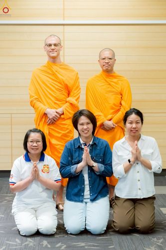 ภาพ No.229352:วันที่ 15 มิถุนายน พ.ศ. 2568 Meditation wisdom talks 2025 โดย พระอาจารย์ไมเคิล วีรธมฺโม และ พระอาจารย์นิค สนฺตจิตฺโต โดยมีผู้เข้าร่วมโครงการ เป็นชาวสวีเดนและชาวยุโรป จำนวน 30 ท่าน  ณ โรงแรม Radissonblu waterfront กรุงสตอกโฮล์ม ประเทศสวีเดน