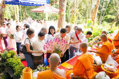 พิธีทอดกฐินสามัคคีทั่วไทย 5,000 วัด วัดป่านานาชาติม่อนอังเกตุ ณ ธรรมสถานนานาชาติป่าแป๋ อ.แม่แตง จ.เชียงใหม่ วันที่ 13 พฤศจิกายน พ.ศ. 2566