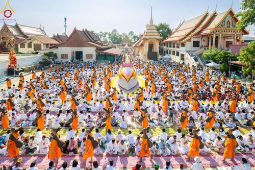 ภาพ No.195467:พิธีต้อนรับพระธรรมยาตรา ณ อนุสรณ์สถานลำดับที่ 4 สถานที่เกิดด้วยกายธรรม วัดโบสถ์(บน) ต.บางคูเวียง จ.นนทบุรี ในโครงการธรรมยาตรา กตัญญูบูชา มหาปูชนียาจารย์ พระมงคลเทพมุนี(สด จนฺทสโร) พระผู้ปราบมาร อนุสรณ์สถาน 7 แห่ง ปีที่ 13 วันที่ 15 มกราคม พ.ศ. 2568