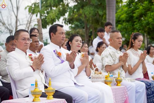 ภาพ No.229848:วันพฤหัสบดีที่ 26 มิถุนายน พ.ศ. 2568 พิธีตักบาตรพระ 1,165 รูป ฉลองก่อตั้งเมืองวานรนิวาส ครบรอบ 164 ปี ณ ถนนวานรนิวาส-อากาศอำนวย อ.วานรนิวาส จ.สกลนคร