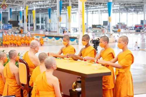 ภาพ No.88136:พิธีมุทิตาสักการะ เปรียญธรรม 9,6,3 และบาลีศึกษา 6,3  พิธีมอบดวงแก้วสามเณรทรงบาลีไวยากรณ์ วันอาทิตย์ 17 กันยายน พ.ศ. 2566 ณ สภาธรรมกายสากล วัดพระธรรมกาย