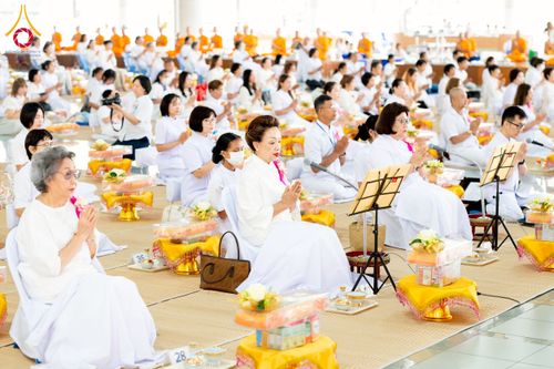 ภาพ No.245113:วันพุธที่ 10 กันยายน พ.ศ. 2568 พิธีถวายภัตตาหารเมนูสวรรค์ เนื่องในวันครบ 25 ปี วันละสังขารคุณยายอาจารย์มหารัตนอุบาสิกาจันทร์ ขนนกยูง ณ หอฉันคุณยายอาจารย์ฯ วัดพระธรรมกาย