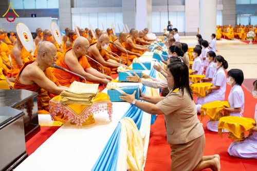 องค์กรปกครองส่วนท้องถิ่นปทุมฯ ร่วมคณะสงฆ์ ภาครัฐ ภาคเอกชน คณะศิษย์วัดพระธรรมกาย รวมใจพสกนิกรบำเพ็ญกุศลอุทิศถวายสมเด็จพระบูรพมหากษัตริยาธิราช พร้อมด้วยบูรพาจารย์ ผู้มีอุปการคุณต่อพระพุทธศาสนา และแผ่นดิน