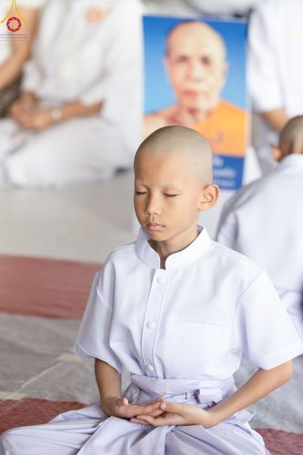 ภาพ No.133904:พิธีขอขมามอบผ้าไตร โครงการบรรพชาสามเณร ศูนย์อบรมวัดพระธรรมกาย ณ วัดพระธรรมกาย วันเสาร์ที่ 6 เมษายน พ.ศ. 2567