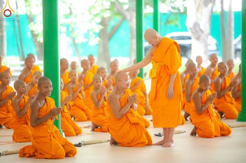 ภาพ No.145559:พิธีอธิษฐานพรรษาของคณะสงฆ์วัดพระธรรมกาย ณ อุโบสถพระไตรปิฎก วัดพระธรรมกาย วันอาทิตย์ที่ 21 กรกฎาคม พ.ศ. 2567