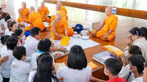 ภาพ No.104516:พิธีบุพเปตพลี ครั้งที่ 145 อุทิศบุญแด่หมู่ญาติที่ล่วงลับไปแล้ว และสืบทอดอายุพระพุทธศาสนา วันพุธที่ 27 ธันวาคม พ.ศ. 2566 (วันพระขึ้น 15 ค่ำ เดือน 12 ) ณ หอฉันคุณยายอาจารย์ฯ วัดพระธรรมกาย