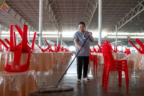 ภาพ No.60828:V.37 ยิ่งกว่าดี เพื่อ 80 ปีของพ่อ ภาพการเตรียมงานของหน่วยงานต่างๆ เพื่อพิธีฉลองอายุวัฒนมงคล 80 ปี หลวงพ่อธัมมชโย และรับถวายมหาสังฆทาน 10,000 กว่าวัดทั่วประเทศ ในวันคุ้มครองโลก วันจันทร์ที่ 22 เมษายน พ.ศ. 2567