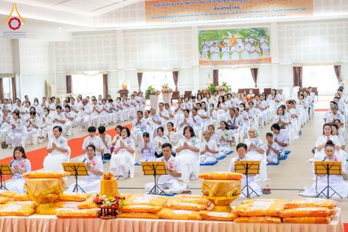 ภาพ No.174280:พิธีทอดกฐินกตัญญูบูชาธรรม ณ พระมหาเจดียทัตตชีโว ศูนย์อบรมเยาวชนกาญจนบุรี ในโครงการกฐินสามัคคีทั่วไทย 30,000 วัด บูชาธรรม 80 ปี หลวงพ่อธัมมชโย โดยคณะศิษยานุศิษย์วัดพระธรรมกาย วันที่ 9 พฤศจิกายน พ.ศ. 2567