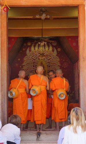 ภาพ No.179939:พิธีบรรพชาสามเณรและอุปสมบท โครงการบรรพชาอุปสมบทหมู่บูชาธรรมมหาปูชนียจารย์ ณ วัดพระธาตุจอมทอง และ วัดพระธาตุศรีโคมคำ อ.เมือง จ.พะเยา วันอังคารที่ ๓ ธันวาคม พ.ศ. ๒๕๖๗