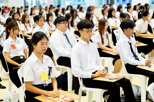 ภาพ No.273294:วันที่ 23 พฤศจิกายน พ.ศ. 2568 การสอบตอบปัญหาธรรมะ ทางก้าวหน้า "ระดับอุดมศึกษา" ณ ห้องแก้วสารพัดนึก 1 สภาธรรมกายสากล วัดพระธรรมกาย จ.ปทุมธานี