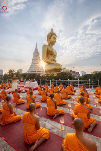 ภาพ No.119160:พิธีจุดประทีปถวายเป็นพุทธบูชา และบูชาธรรมมหาปูชนียาจารย์ พระมงคลเทพมุนี(สด จนฺทสโร) ในโครงการธรรมยาตราฯ วันที่ 26 มกราคม พ.ศ. 2567 ณ อาคารธรรมยาตรา กตัญญูบูชามหาปูชนียาจารย์ ตรงข้ามวัดปากน้ำภาษีเจริญ จ.กรุงเทพมหานคร