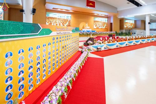 ภาพ No.146087:วันมหารำลึก ครั้งที่ 34 พิธีร่วมรำลึกถึงนักสร้างบารมีที่ล่วงลับไปแล้ว , พิธีสวดพระพุทธมนต์ ณ ห้องแก้วสารพัดนึก 1 วัดพระธรรมกาย วันเสาร์ที่ 27 กรกฎาคม พ.ศ. 2567