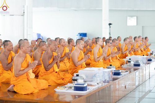 ภาพ No.165776:พิธีถวายภัตตาหารเมนูสวรรค์ วันที่ 26 ตุลาคม พ.ศ. 2567 ณ หอฉันคุณยายอาจารย์ฯ วัดพระธรรมกาย