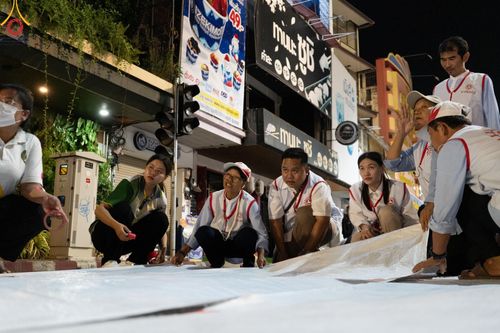 ภาพ No.126768:V.30 เต็มที่ เพื่อโคราช การเตรียมงาน ปฏิบัติงาน และเก็บงาน ของเจ้าหน้าที่หน่วยงานต่างๆ ทุกภาคส่วน เพื่อพิธีทำบุญเมืองนครราชสีมา ฉลอง 556 ปี ตักบาตรพระ 10,000 รูป ในวันเสาร์ที่ 2 มีนาคม พ.ศ.2567 ณ อนุสาวรีย์ท้าวสุรนารี จ.นครราชสีมา จัดโดย คณะสงฆ์จังหวัดนค