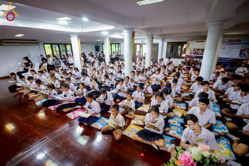 ภาพ No.272551:วันที่ 21 พฤศจิกายน พ.ศ. 2568 รวมพลังเด็กดี V-Star ผู้นำฟื้นฟูศีลธรรมโลก ประจำปี 2568 จังหวัดสุโขทัย ณ ศูนย์ปฏิบัติธรรมสุโขทัย