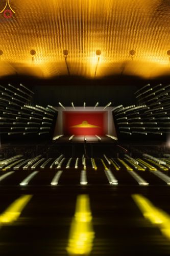 ภาพ No.59876:คณะสงฆ์และสาธุชนร่วมใจกัน สวดมนต์บทธัมมจักกัปปวัตนสูตร ครบ 6,315,808,080 จบ และจุดประทีปแปรอักษร ถวายเป็นพุทธบูชา เนื่องในวาระ "ฉลองอายุวัฒนมงคล 80 ปี หลวงพ่อธัมมชโย" ณ ลานธรรม มหารัตนวิหารคด วัดพระธรรมกาย