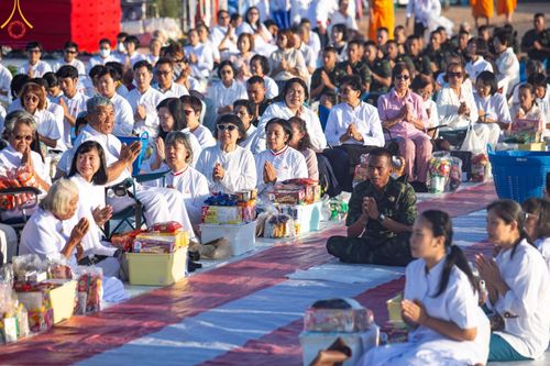 ภาพ No.211914:วันจันทร์ที่ 17 มีนาคม พ.ศ. 2568 พิธีตักบาตรพระกว่า 300 รูป ฉลองพิธีประดิษฐานพระบรมสารีริกธาตุ ณ ปทุมเจดีย์ เจดีย์พระพุทธเจ้า 5 พระองค์ ศูนย์อบรมเยาวชนปัตตานี บ้านโคกดีปลี ตำบลตุยง อำเภอหนองจิก จังหวัดปัตตานี