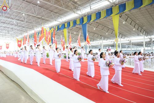 ภาพ No.150093:พิธีทอดผ้าป่าสมทบกฐินวัดพระธรรมกาย และสมทบกฐิน 30,000 วัดทั่วไทย ครั้งที่ 1 เนื่องในวันธรรมชัย 27 สิงหาคม พ.ศ.2567 ณ สภาธรรมกายสากล วัดพระธรรมกาย